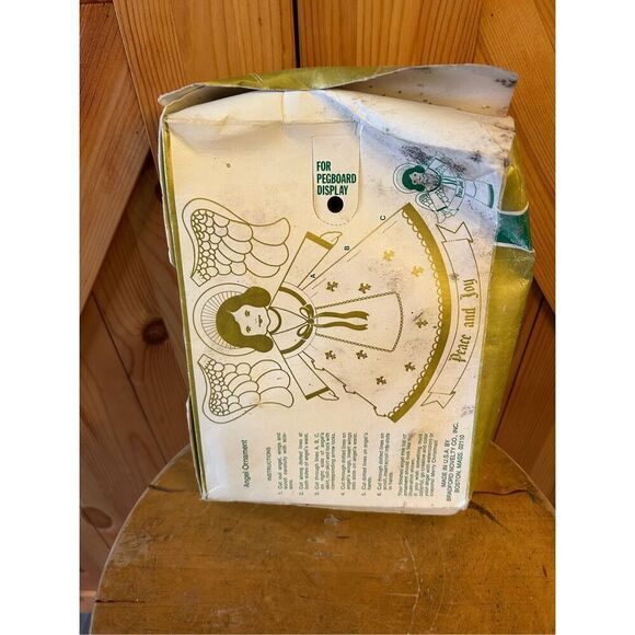 The Unbreakable Christmas Carolers Bell Style  Hanging Ornaments Bradford 1977 ( - Picture 2 of 7